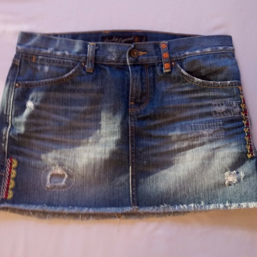 LUCKY LEGEND size 4 distressed miniskirt